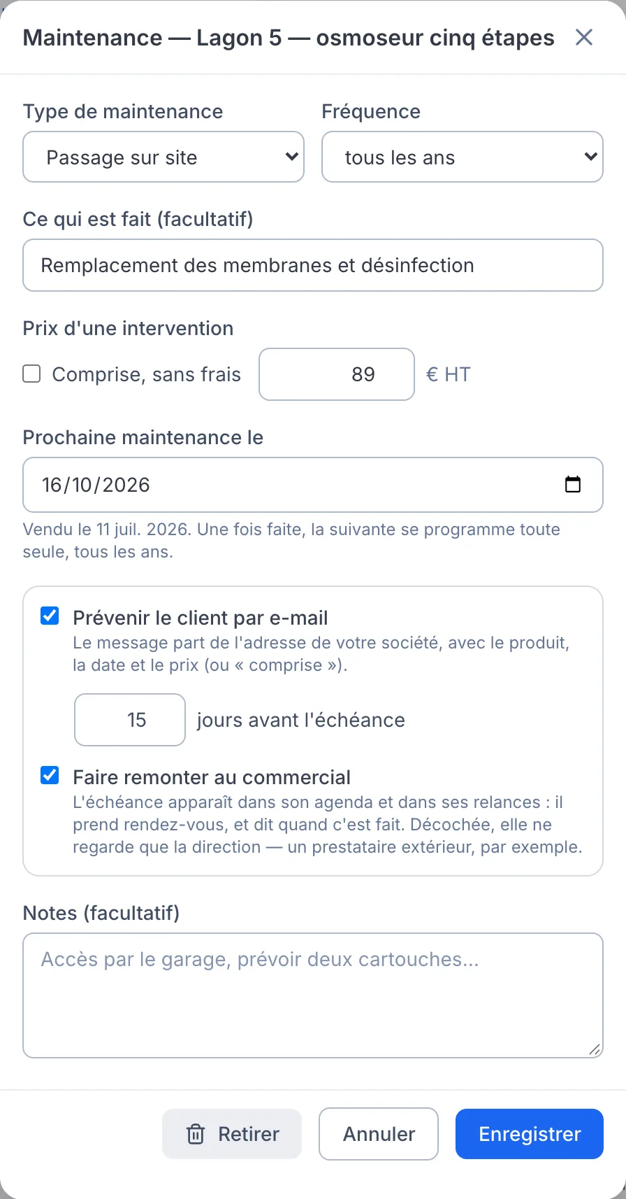 La fenêtre de réglage d'une maintenance dans Winapilot : type d'intervention, fréquence, prix ou gratuité, prochaine date, rappel e-mail au client et case « Faire remonter au commercial »